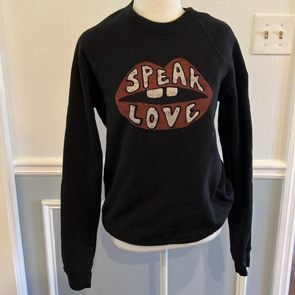 LIKE NEW SUPER SOFT BLACK ‘SPEAK LOVE’ LIPS SWEATSHIRT - SIZE SMALL